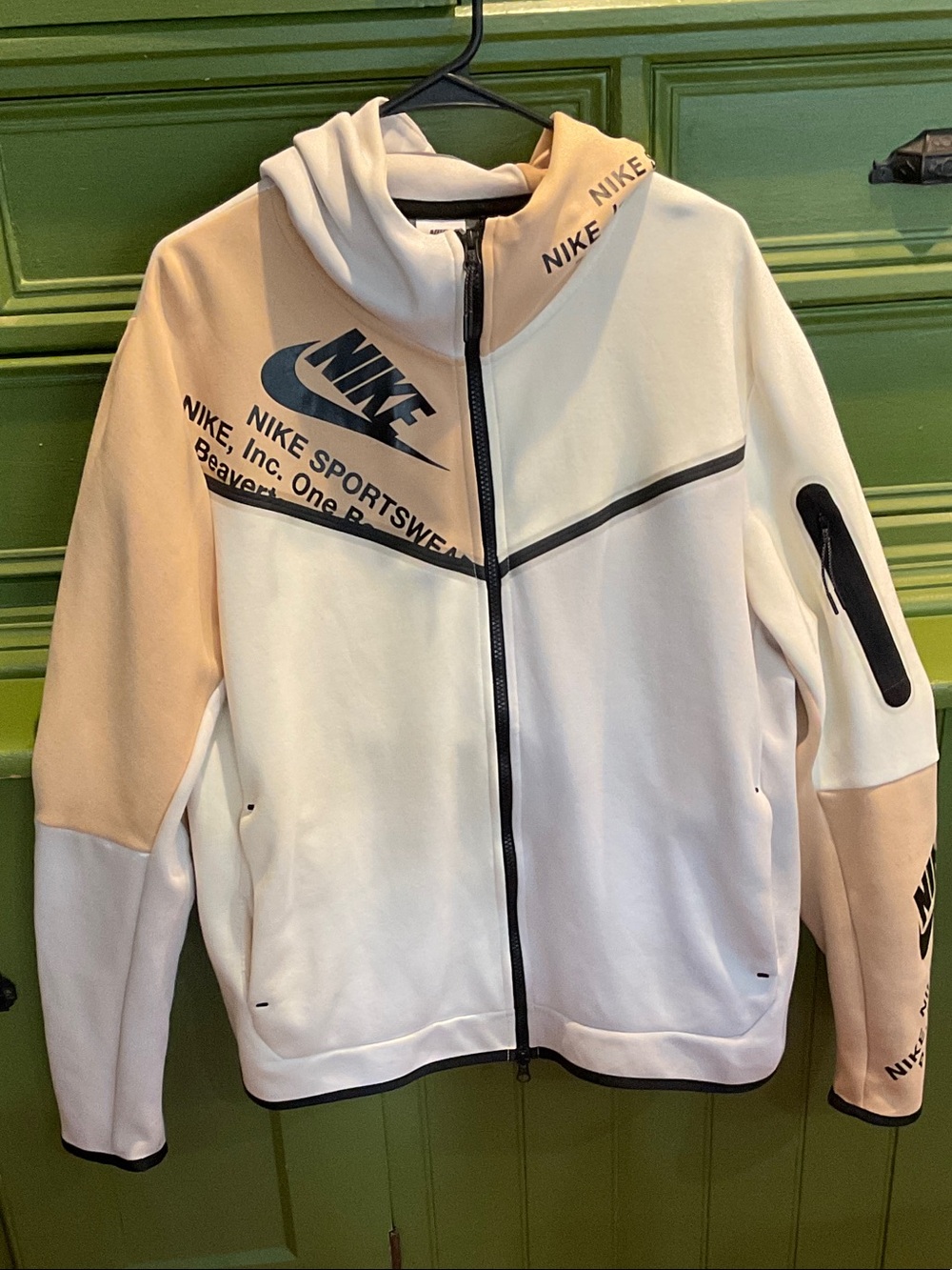 Nike Men’s White & Beige Full-Zip Performance Jacket with Black Details